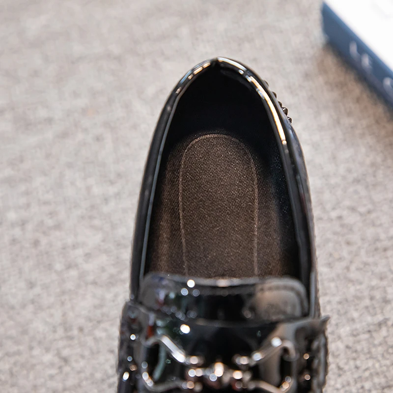 Boys Loafers Non-slip Children's Leather Shoes All-match Four Seasons Metal Buckle 2024 Shiny Simple Kids Fashion Moccasin Shoes