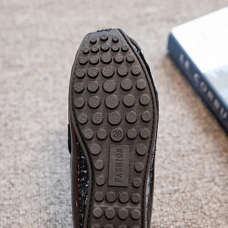 Boys Loafers Non-slip Children's Leather Shoes All-match Four Seasons Metal Buckle 2024 Shiny Simple Kids Fashion Moccasin Shoes