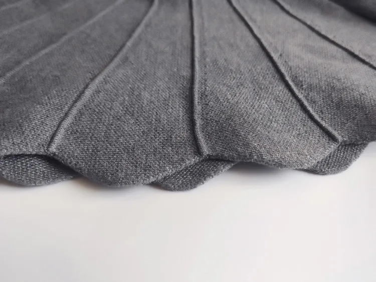 2023 Autumn And Winter New Products Children's Knitted Skirt Wavy Tutu Skirt Girls Thick Ruffled Umbrella Skirt