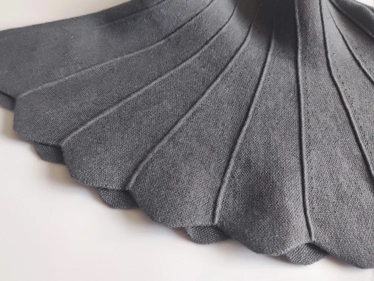 2023 Autumn And Winter New Products Children's Knitted Skirt Wavy Tutu Skirt Girls Thick Ruffled Umbrella Skirt