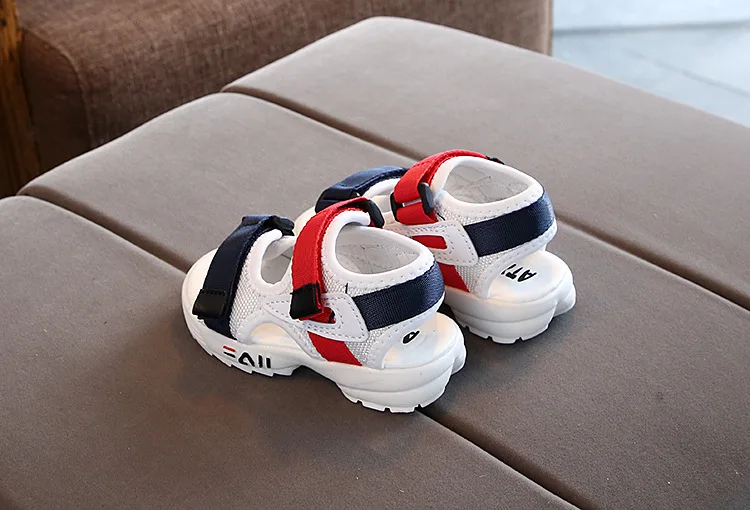 Girls Boys Children Sandals Lightweight Kids Shoes Children Beach Sandals New Non-slip Soft Bottom Breathable Girls Boys Shoes