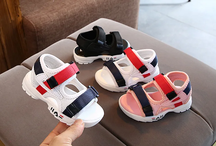 Girls Boys Children Sandals Lightweight Kids Shoes Children Beach Sandals New Non-slip Soft Bottom Breathable Girls Boys Shoes