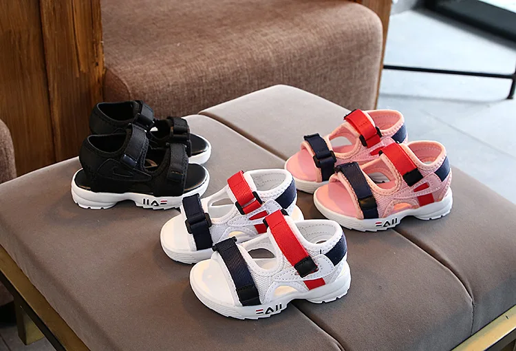 Girls Boys Children Sandals Lightweight Kids Shoes Children Beach Sandals New Non-slip Soft Bottom Breathable Girls Boys Shoes