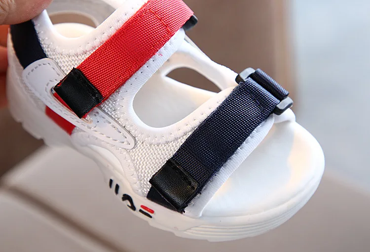 Girls Boys Children Sandals Lightweight Kids Shoes Children Beach Sandals New Non-slip Soft Bottom Breathable Girls Boys Shoes
