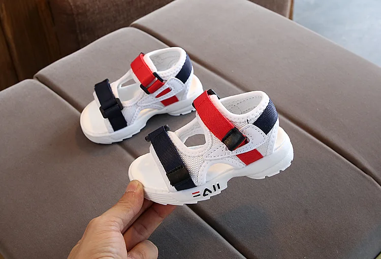 Girls Boys Children Sandals Lightweight Kids Shoes Children Beach Sandals New Non-slip Soft Bottom Breathable Girls Boys Shoes