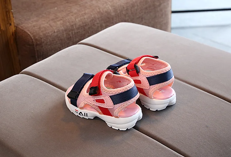 Girls Boys Children Sandals Lightweight Kids Shoes Children Beach Sandals New Non-slip Soft Bottom Breathable Girls Boys Shoes