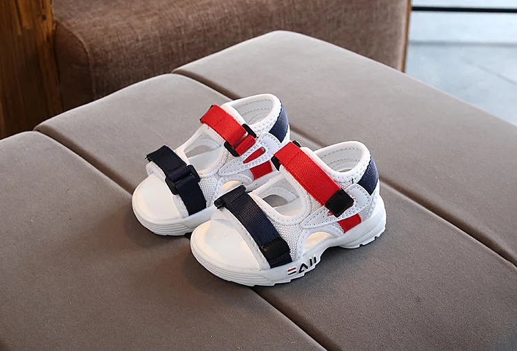 Girls Boys Children Sandals Lightweight Kids Shoes Children Beach Sandals New Non-slip Soft Bottom Breathable Girls Boys Shoes