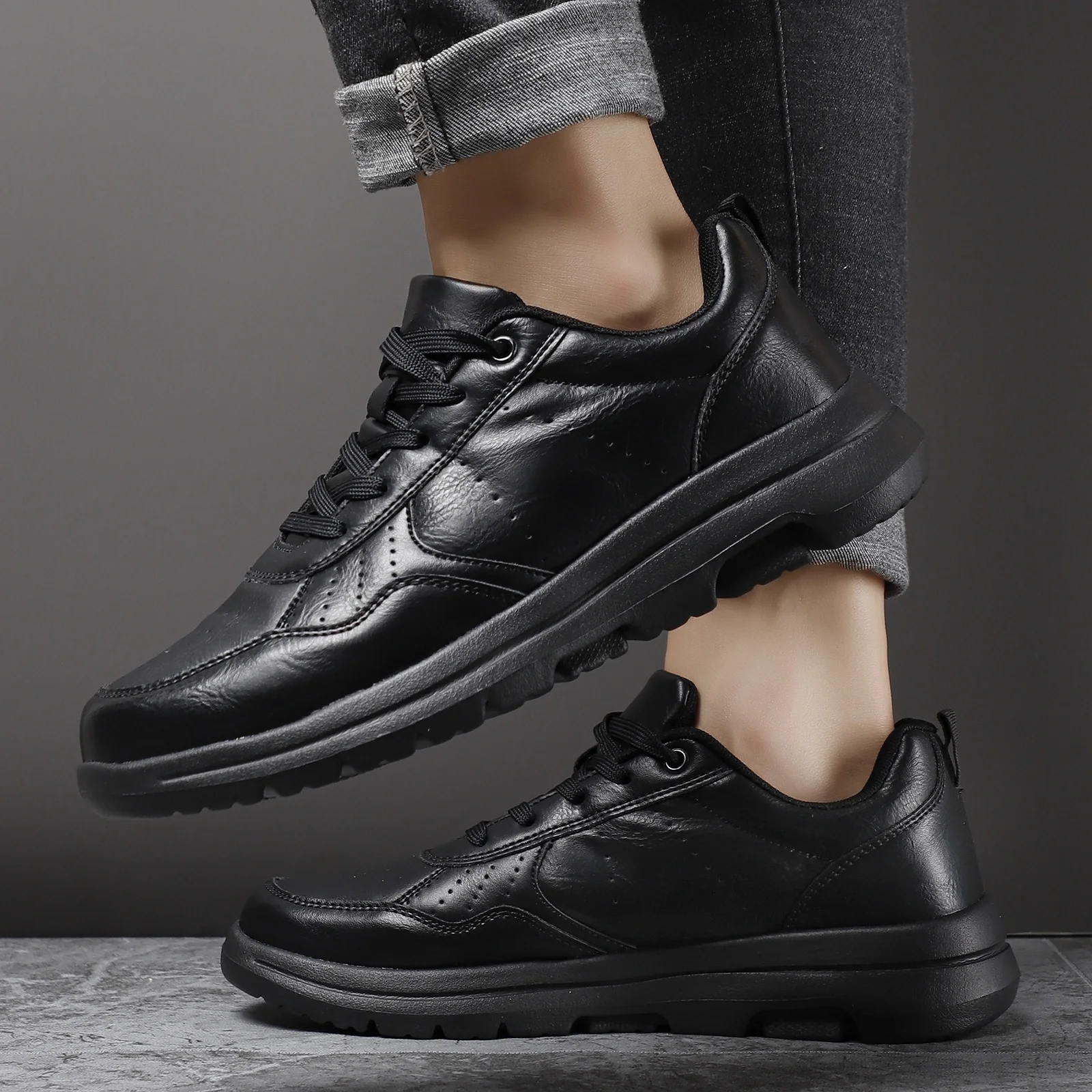 Men's Business Leather Shoes Soft Moccasin Shoes Comfortable Casual Shoes for Men Autumn Solid Black White Men Sneakers