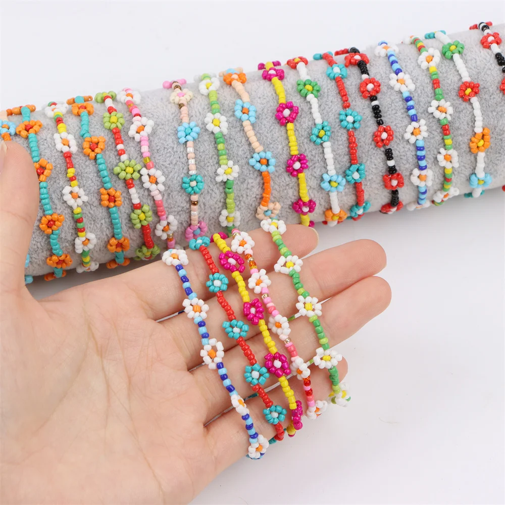 12Pcs/Lot Cute Daisy Flower Beaded Bracelet For Women Mix Color Handmade Elastic Stretch Wristband Bangle Jewelry
