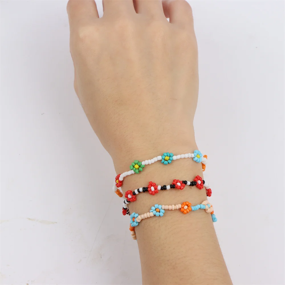 12Pcs/Lot Cute Daisy Flower Beaded Bracelet For Women Mix Color Handmade Elastic Stretch Wristband Bangle Jewelry