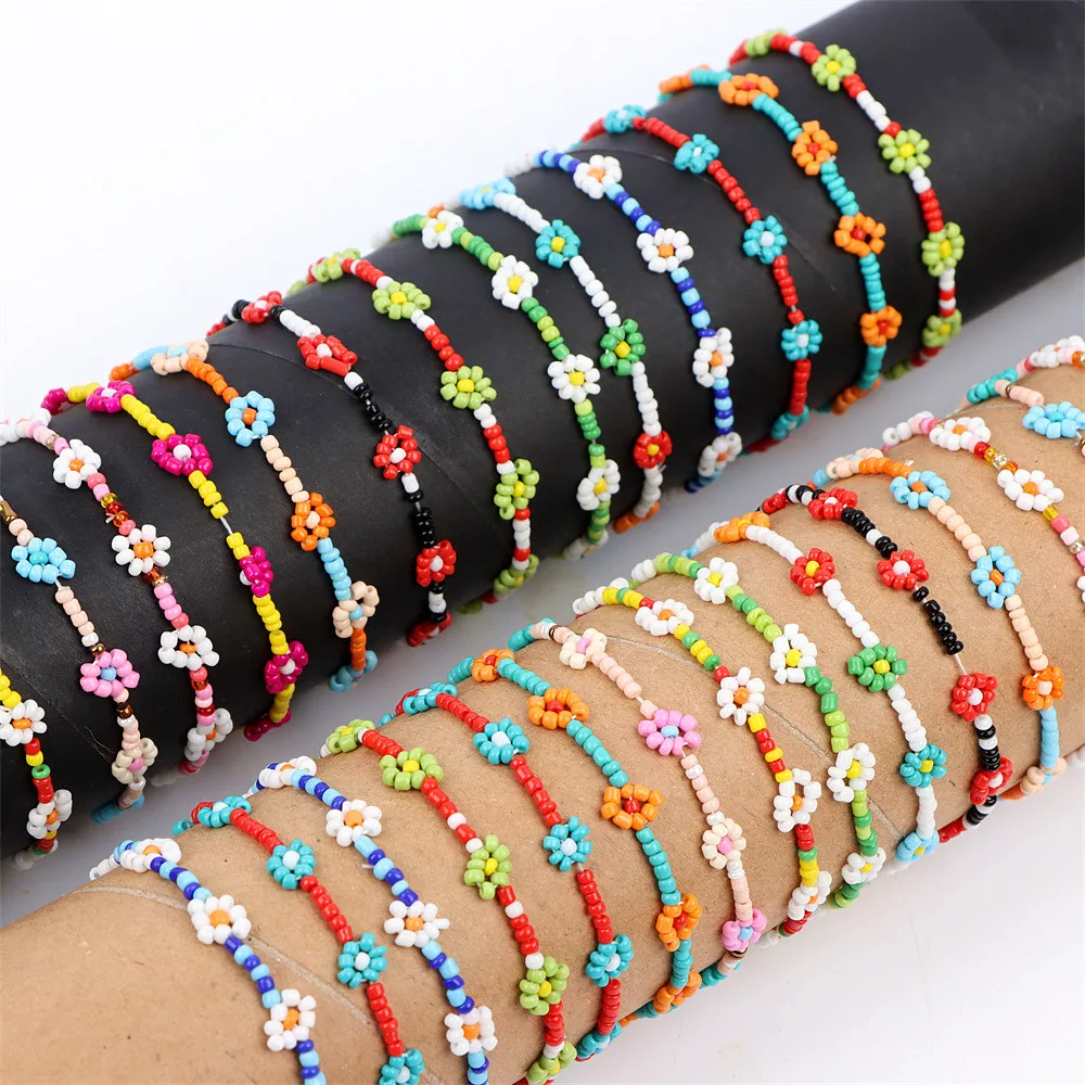 12Pcs/Lot Cute Daisy Flower Beaded Bracelet For Women Mix Color Handmade Elastic Stretch Wristband Bangle Jewelry
