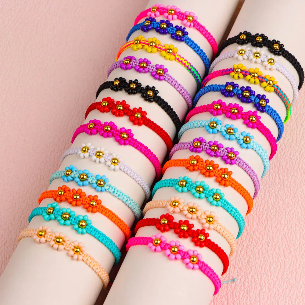 12Pcs/Lot Cute Daisy Flower Beaded Bracelet For Women Mix Color Handmade Elastic Stretch Wristband Bangle Jewelry