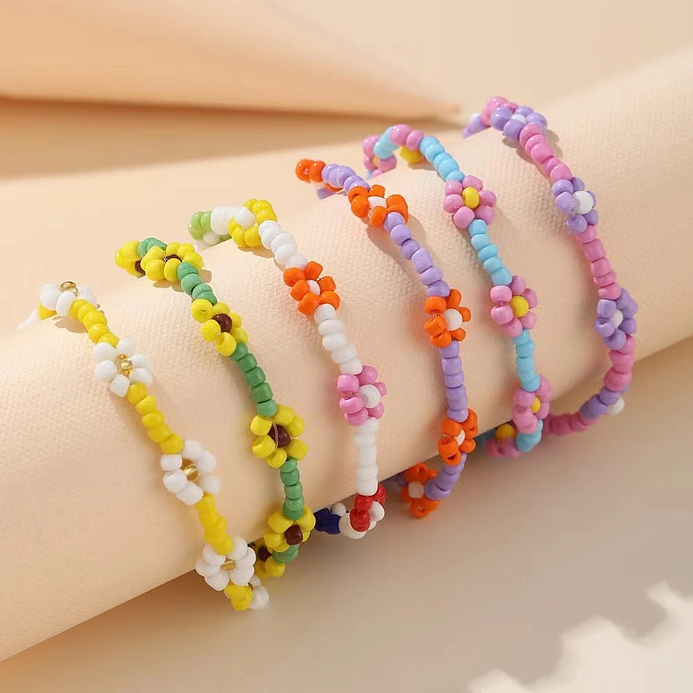 12Pcs/Lot Cute Daisy Flower Beaded Bracelet For Women Mix Color Handmade Elastic Stretch Wristband Bangle Jewelry