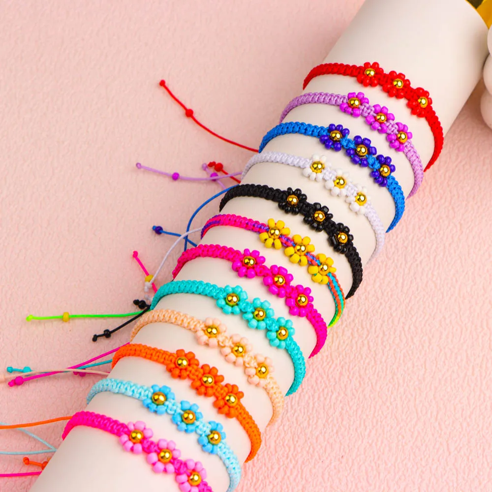 12Pcs/Lot Cute Daisy Flower Beaded Bracelet For Women Mix Color Handmade Elastic Stretch Wristband Bangle Jewelry