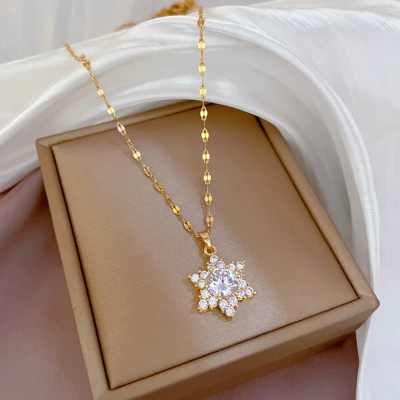 Luxury Golden Stainless Steel Lips Chain Star Pendant Necklace for women Charm Female Jewelry for Girl Gift Party