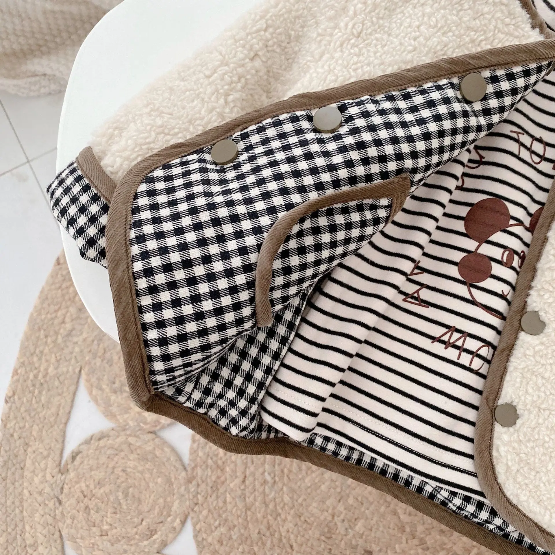 AYNIGIELL 2023 1-6 Years Old Autumn/Winter Children's Jacket Double-Sided Wear Plaid Plush Jacket Kids Jacket