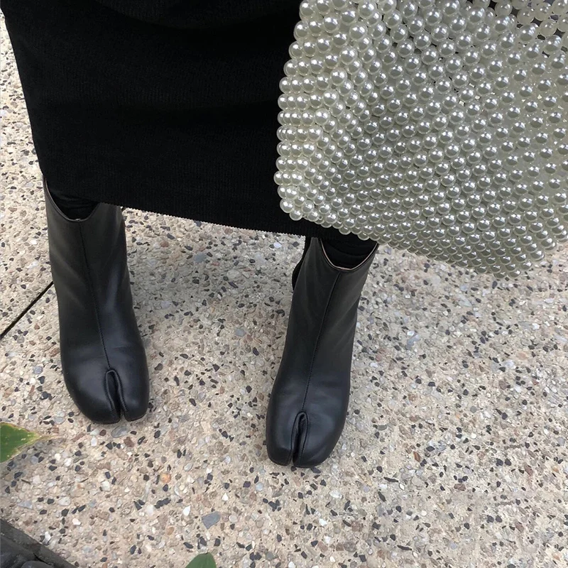 2026 Luxury Brand Design Leather Tabi Boots Fashion Round Chunky High Heel Ankle Boots For Women Autumn Winter Split Toe Shoes