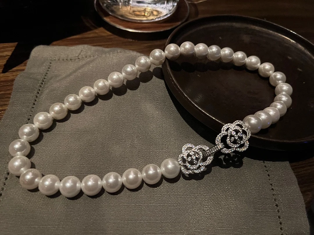 Exquisite Double Camellia Buckle Glass Faxu Pearl Necklace Short  Chain  Choker Jewelry