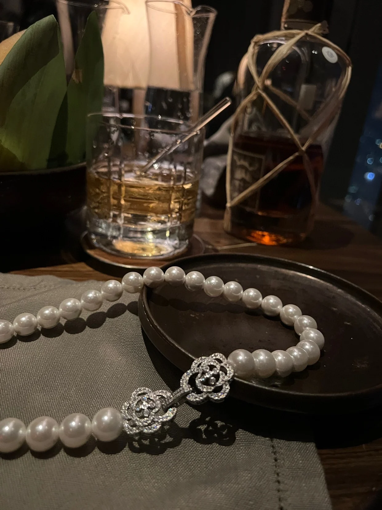 Exquisite Double Camellia Buckle Glass Faxu Pearl Necklace Short  Chain  Choker Jewelry