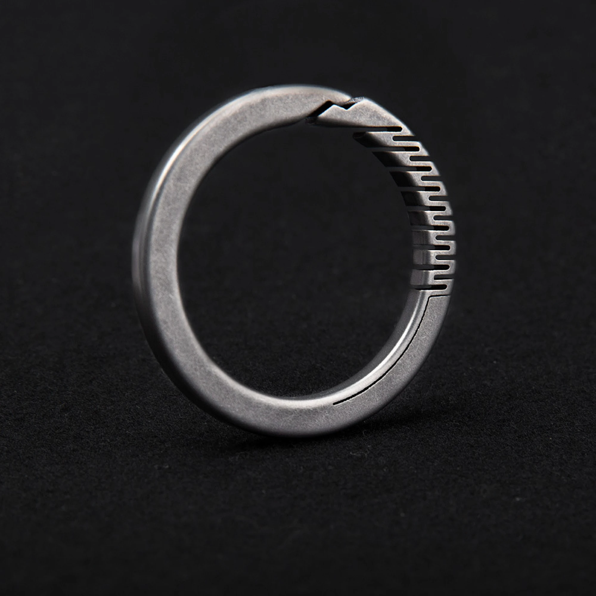 Super fine TC4 Titanium Ti round keychain snap non spring Lock quick release Carabiner shackle leather link Key ring EDC DIY