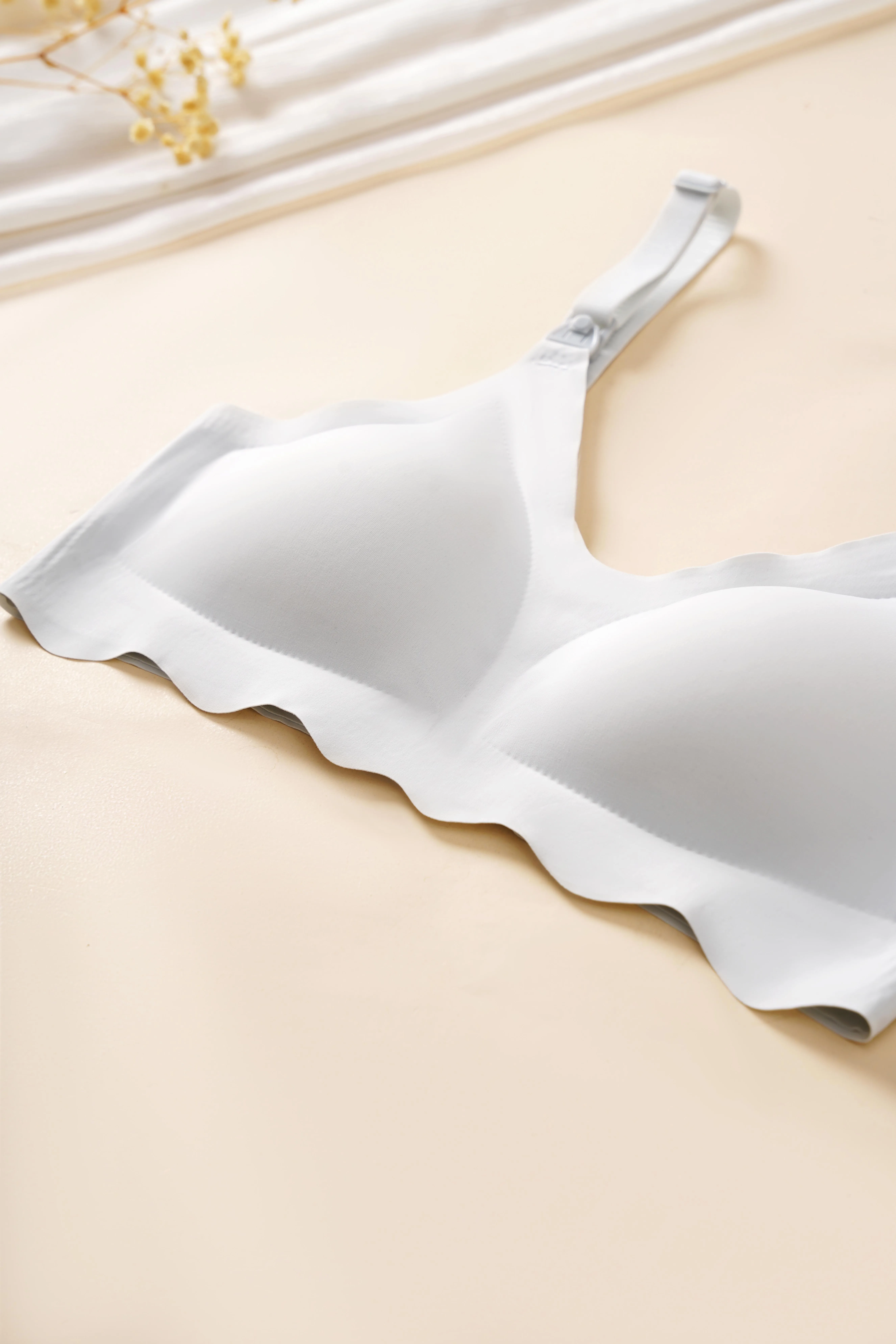 New Traceless Women's Comfortable and Breathable Ultra Thin Breastfeeding Bra Detachable Breastfeeding Bra