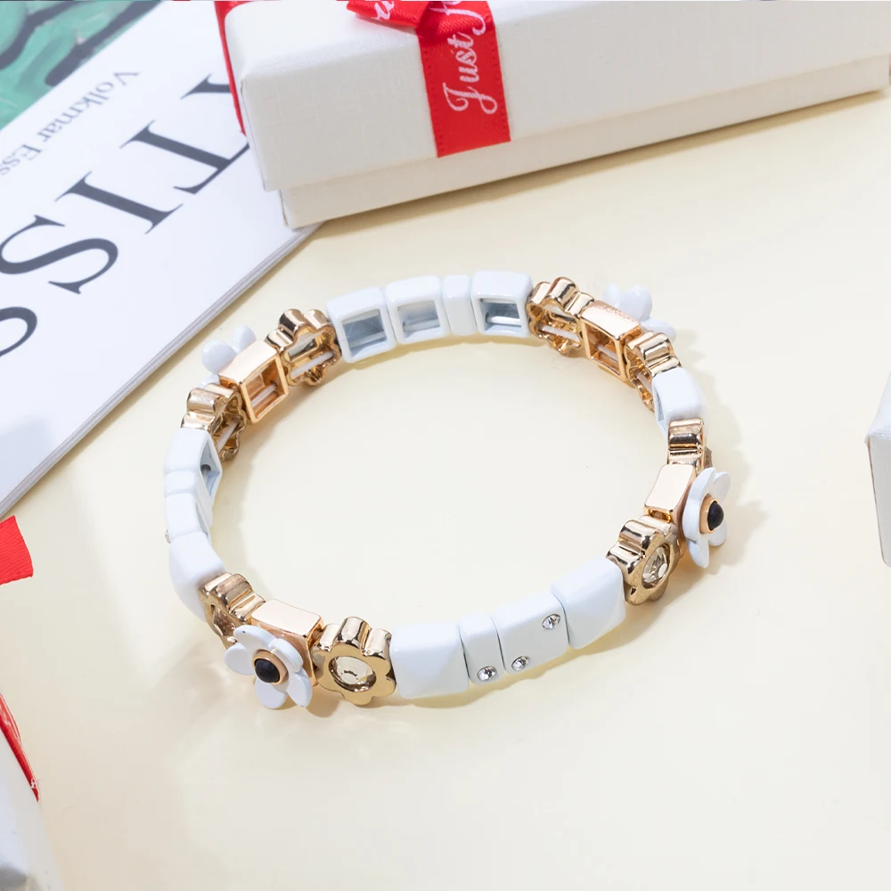 2023 Summer New Design Gold Color Braceets For Women Flower Charms Beaded Bangle Gift Boho Hand Happy Jewelry