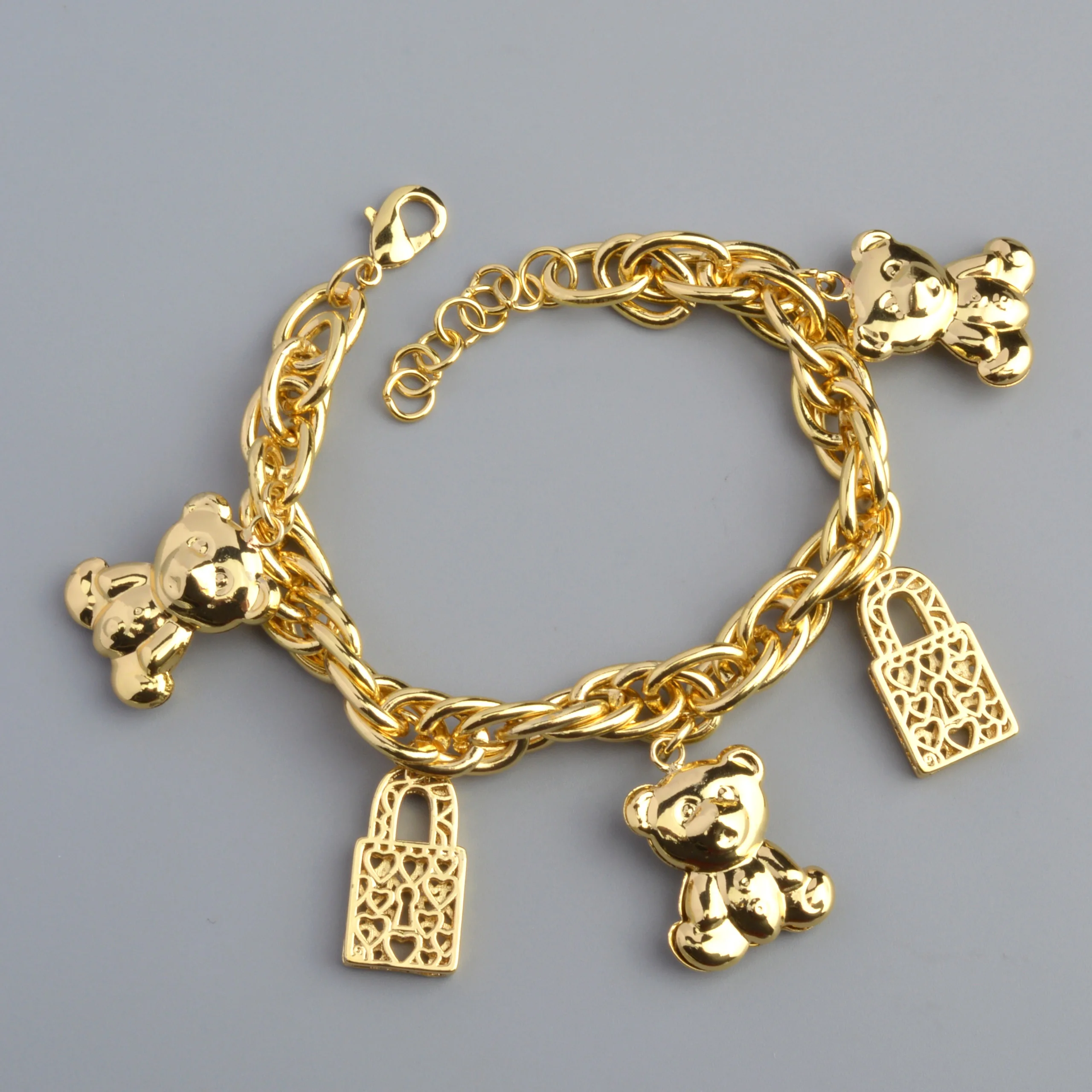 Diana Baby Link Chain Copper Gold Color Bear and Lock Bracelets for Women Wholesale Retail Fashion Jewelry Party Wedding Gift