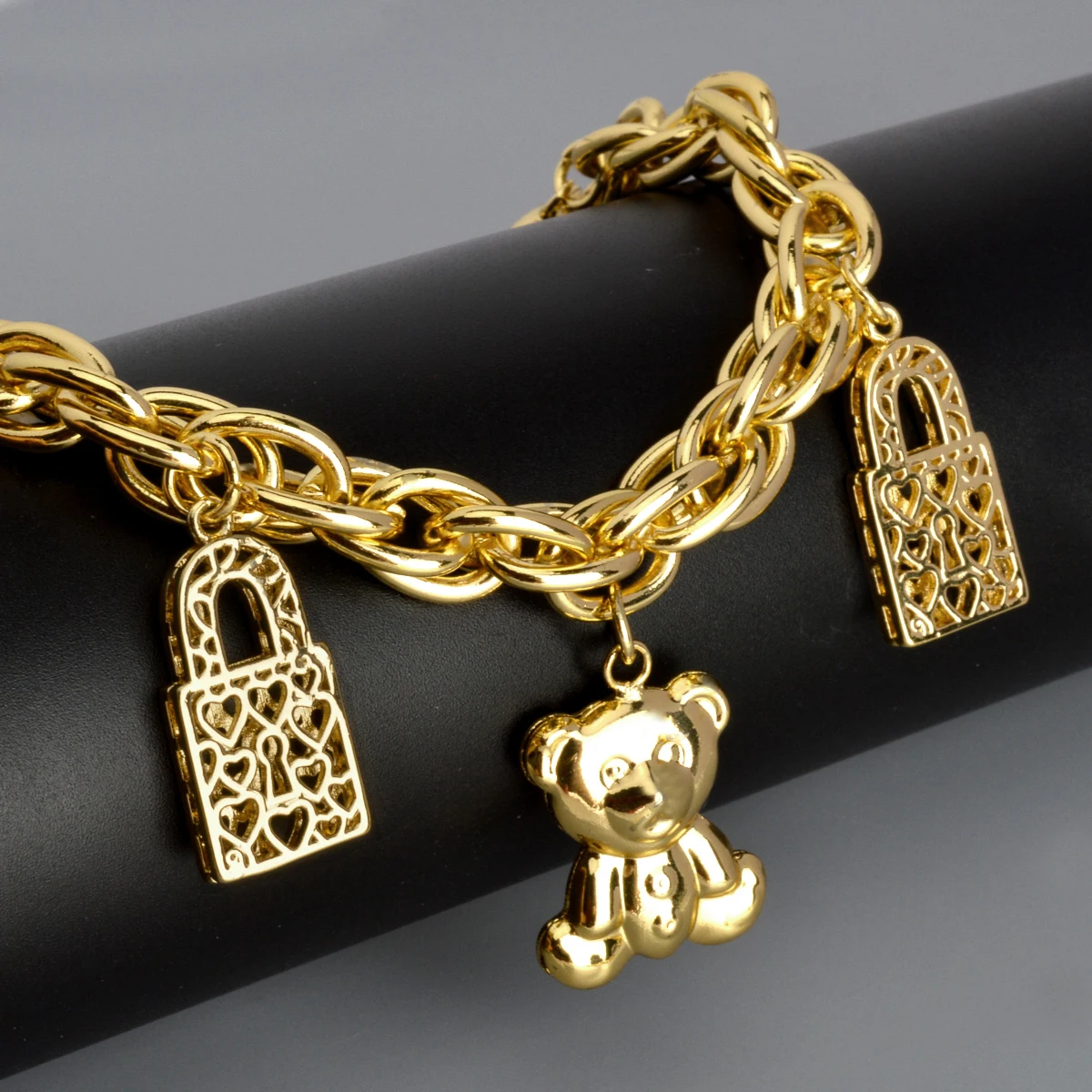 Diana Baby Link Chain Copper Gold Color Bear and Lock Bracelets for Women Wholesale Retail Fashion Jewelry Party Wedding Gift