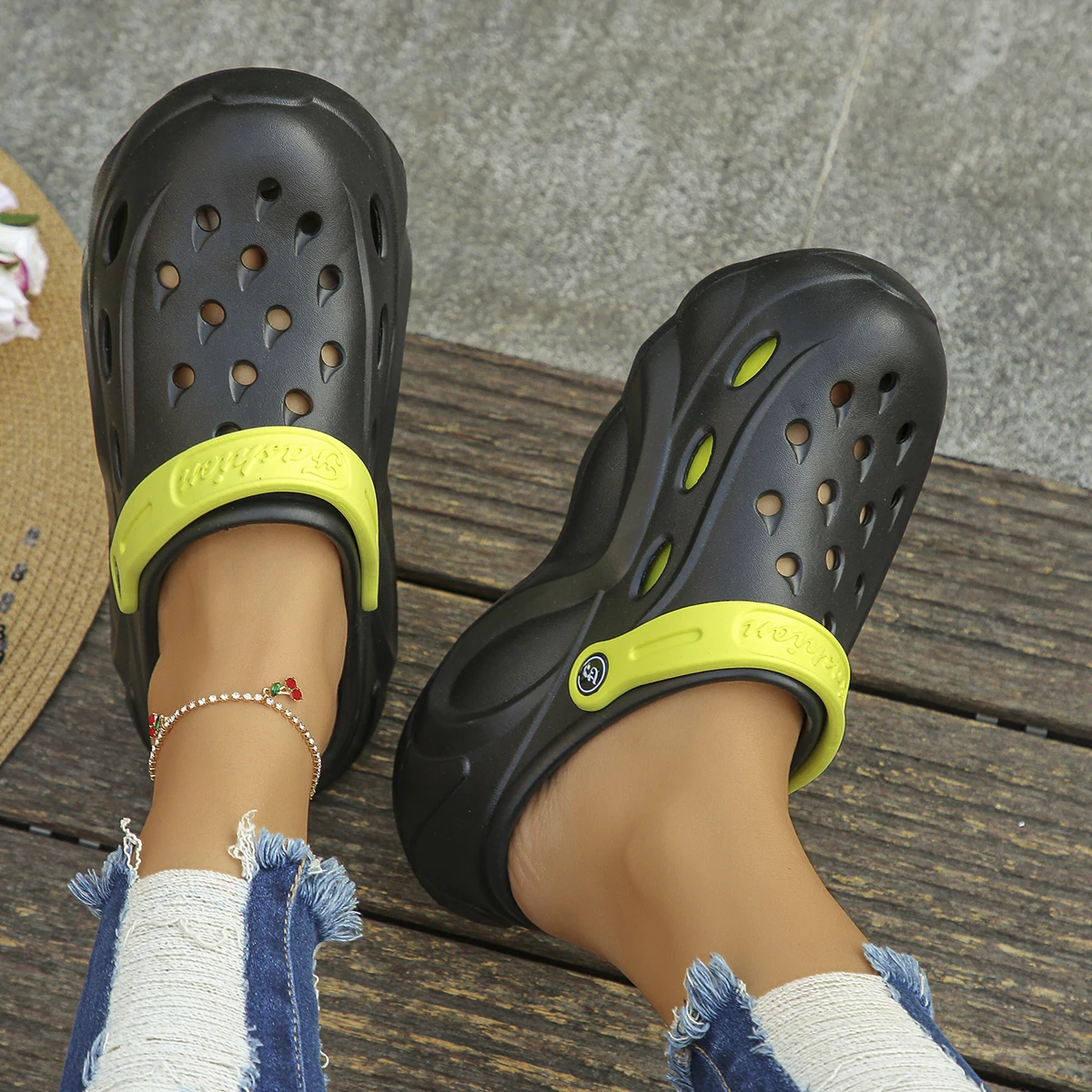 Women's Fashion Chunky Platform Sandals 2026 Summer Thick Sole EVA Clogs Garden Shoes for Women Outdoor Non Slip Beach Slippers