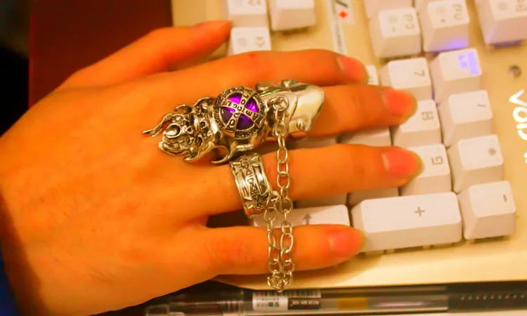 Fashion Japan Anime Hitman Reborn Joint Ring Gemstone Revolving Rings Cosplay Props Figure Toys Punk Gothic Fans Party Gifts