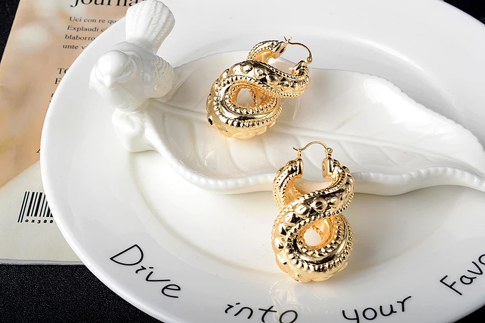 Sunny Jewelry Infinity Earrings Fashion Copper 8 Shpae Hoop Earrings For Women Trendy Hollow Large Style For Wedding Party Gifts