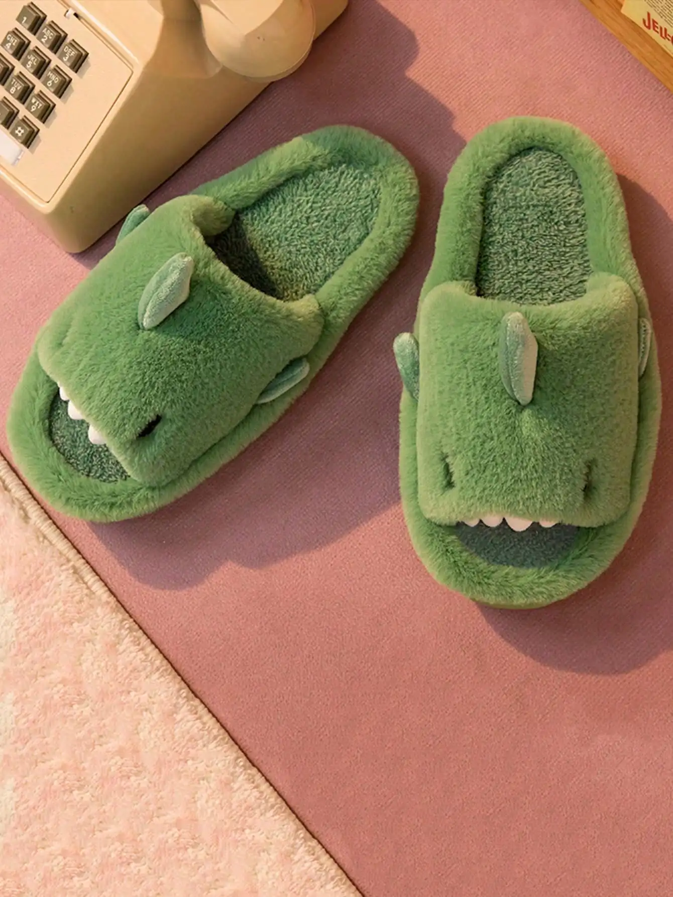 Men's Home Cotton Slippers Are Soft, Comfortable and Warm Indoor Fun Cartoon One Word Cotton Slippers