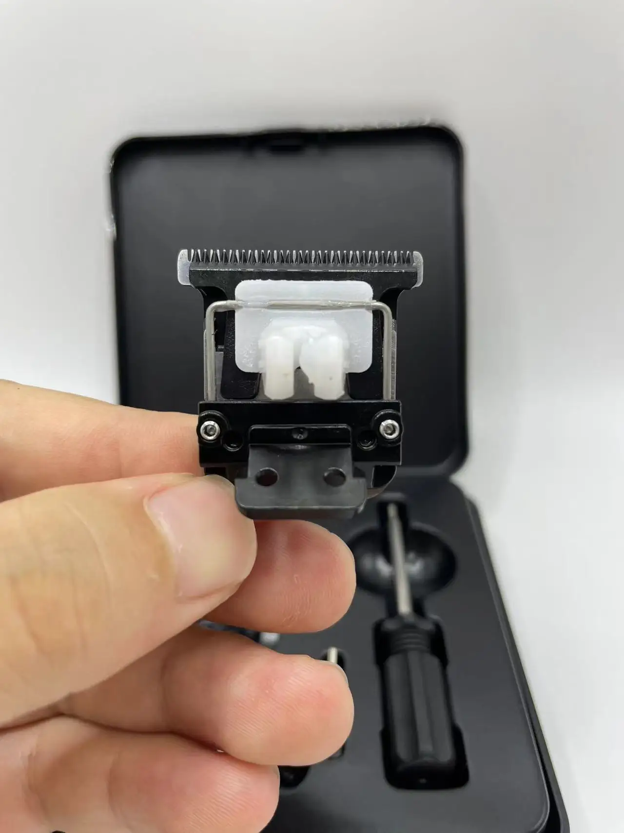 Madeshow M6 M11 G9G 2020T Kulilang R55 Professional Hair Clipper 0mm Original Blade Hair Cutting Machine Replaceable Cutter Head