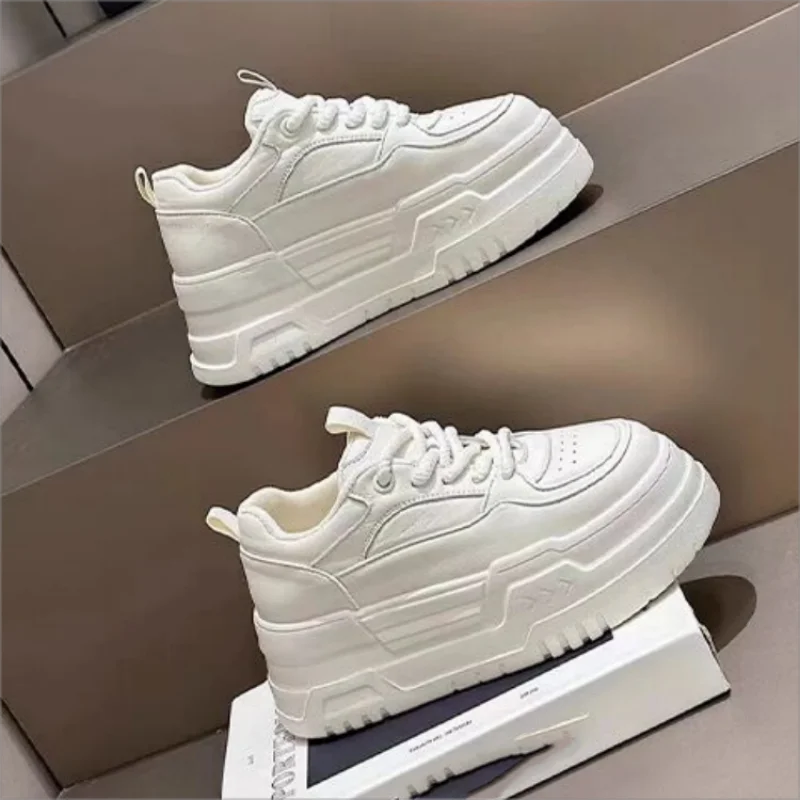 New Spring/autumn Thick-soled Lace-up Casual Shoes with Round Toes Fashionable Comfortable Trendy Breathable Walking Sneakers