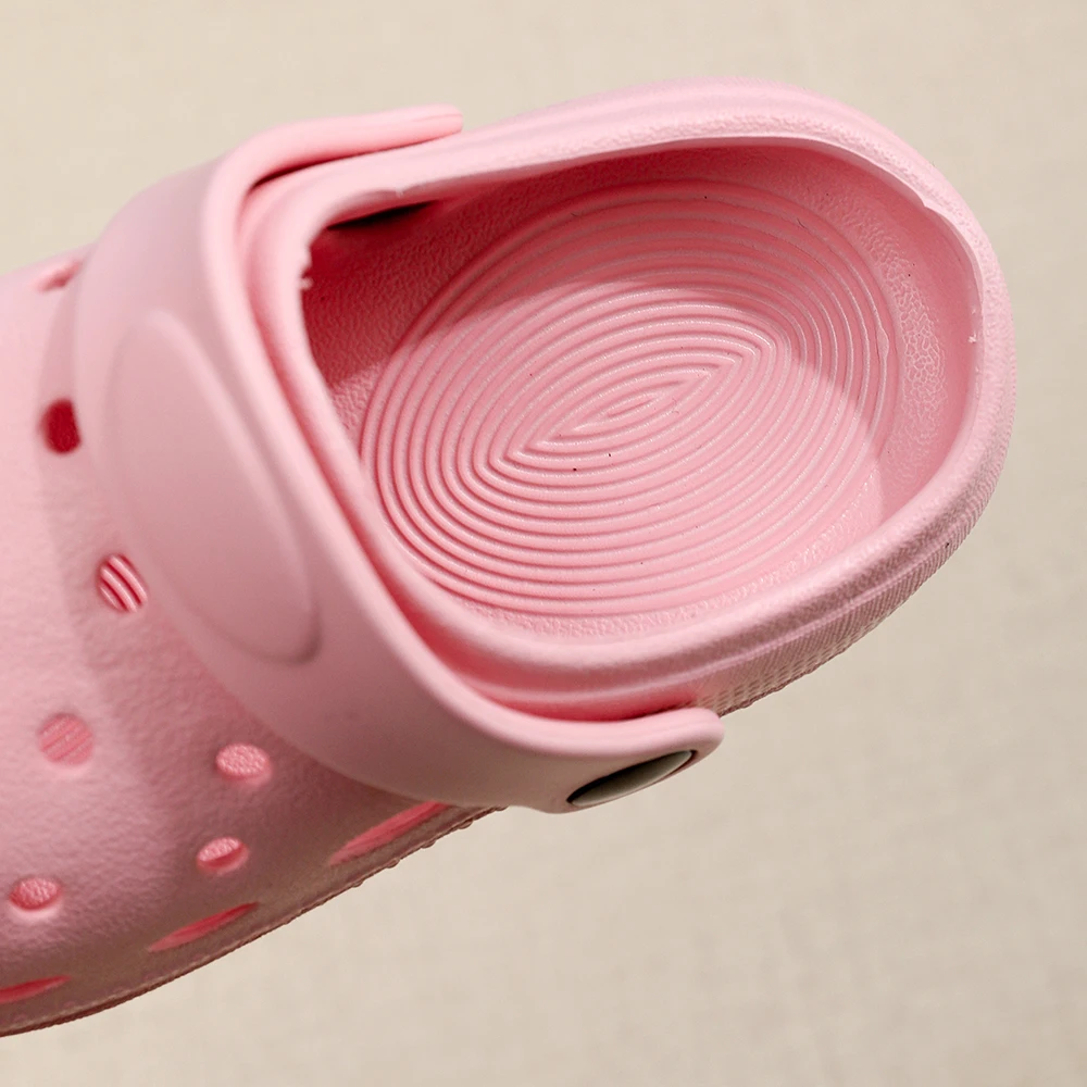 New Children's Slippers Waterproof Summer Outdoor Anti-Slip Beach Shoes for Boy Girl Fashion Garden Hole Shoes