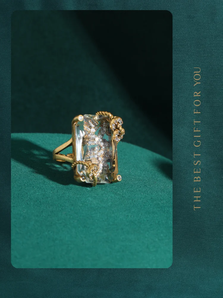 Vintage Luxury 18K Gold-Plated Natural Crystal Claw-Set Decorative Ring for Women - Fashionable Personal Gift