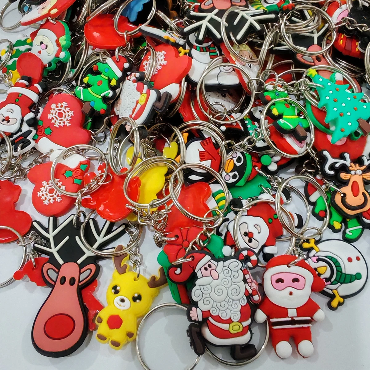 30/45Pcs (Mix) Random Style Christmas Gifts Keyring Ornament Purse Bag Accessories Keychain For Party Gift