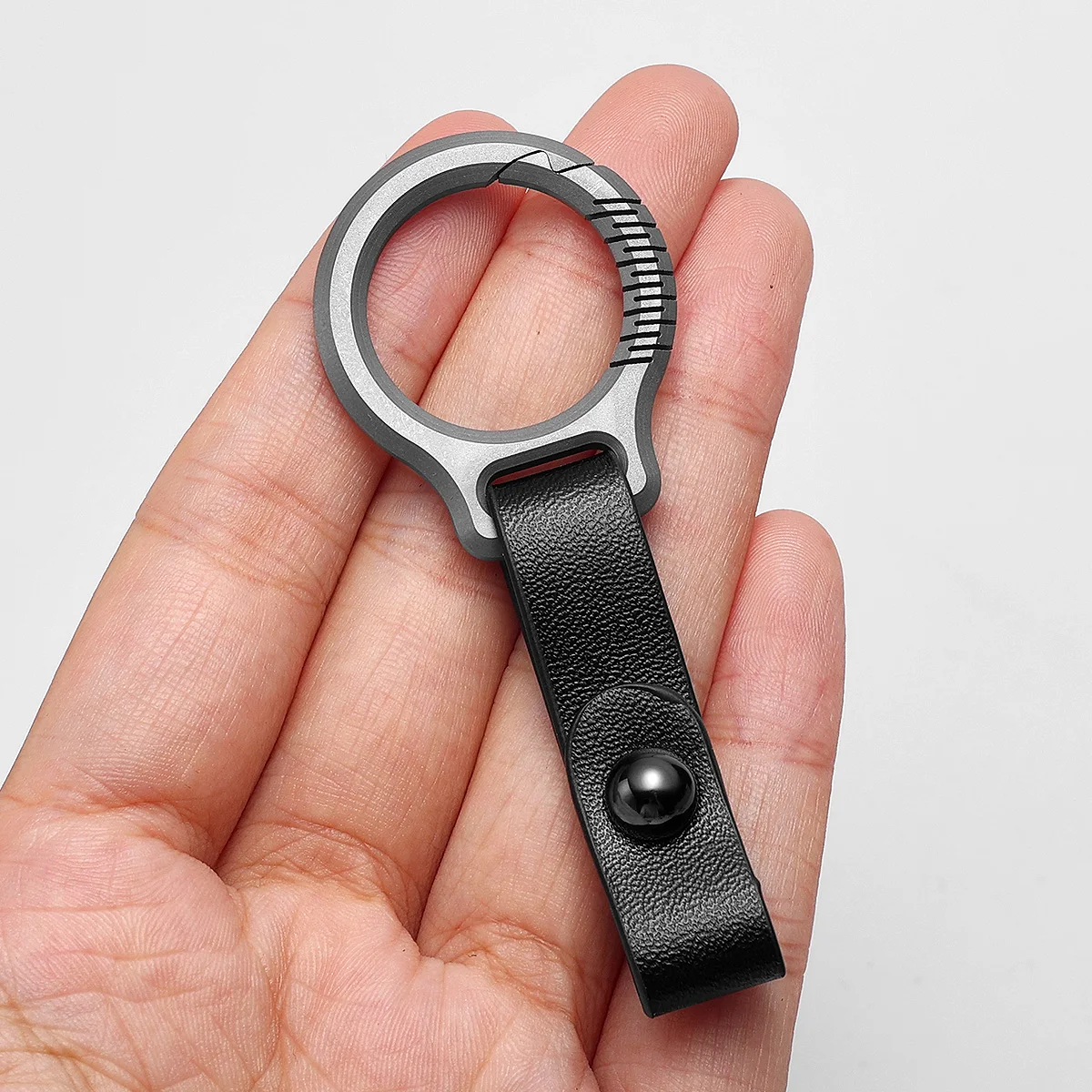 Colorful Titanium Car Key Chain Men Women Luxury Keychain Lightweight EDC Jewelry for Key Ring Holder Buckle Male Gift Wholesale