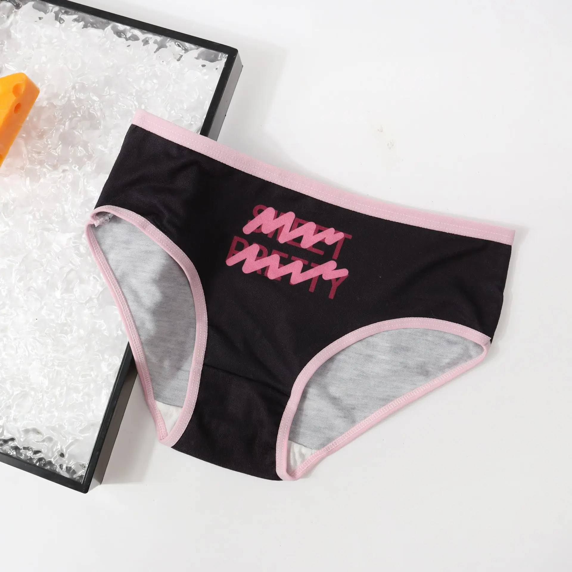 New 4PCS Children's Panties Alphabet Printed Breathable Triangle Panties Girls Student Panties Teenage Teenage Panties Trousers