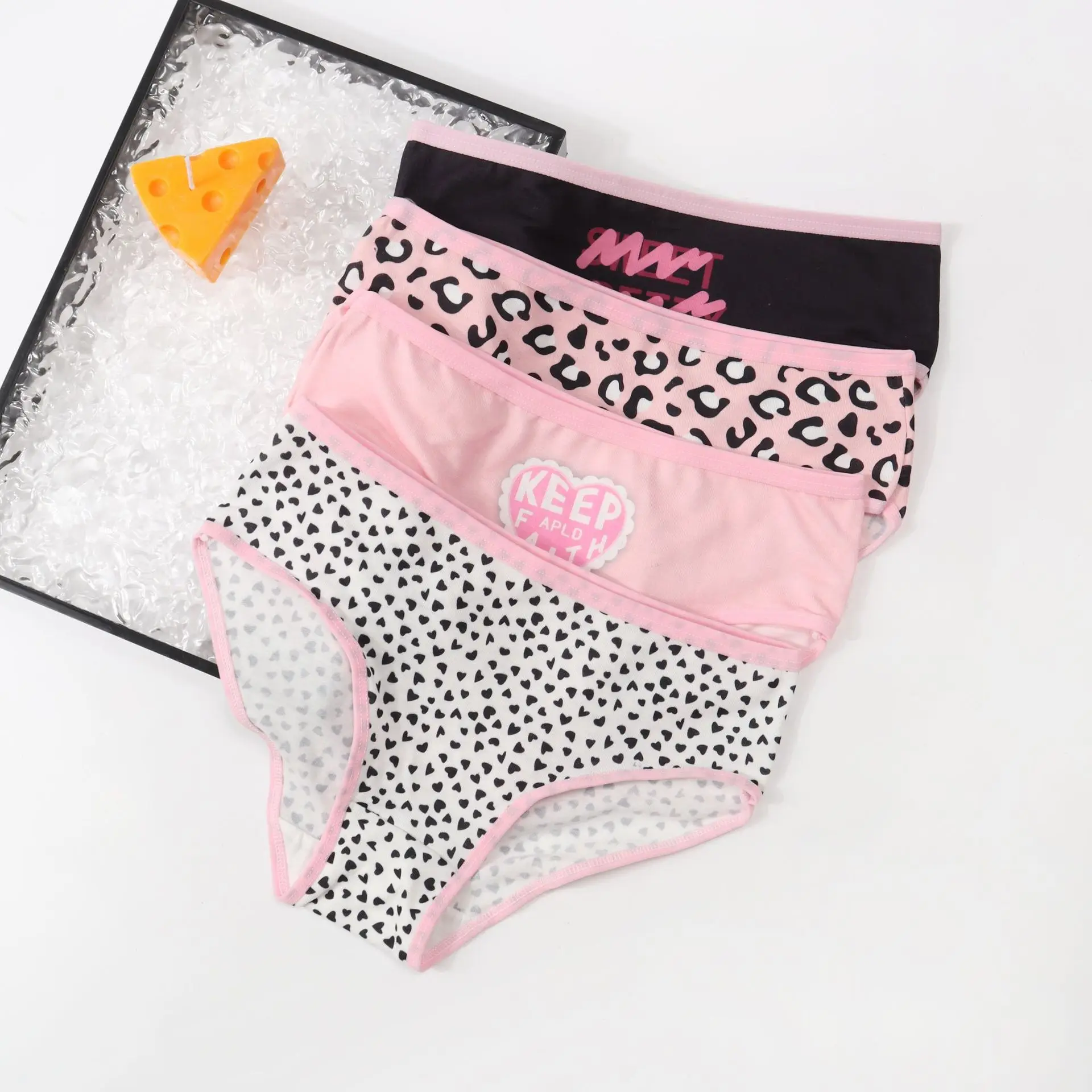 New 4PCS Children's Panties Alphabet Printed Breathable Triangle Panties Girls Student Panties Teenage Teenage Panties Trousers