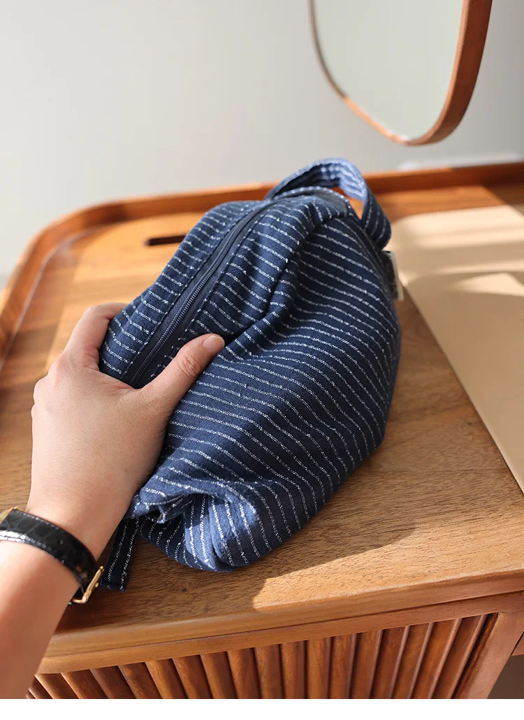 Classic striped large capacity portable cosmetic bag cotton linen fabric dark zipper skin care travel portable storage bag