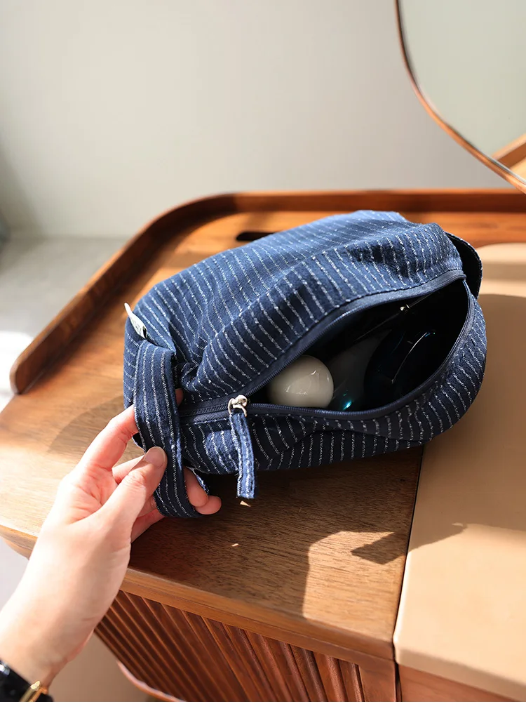Classic striped large capacity portable cosmetic bag cotton linen fabric dark zipper skin care travel portable storage bag