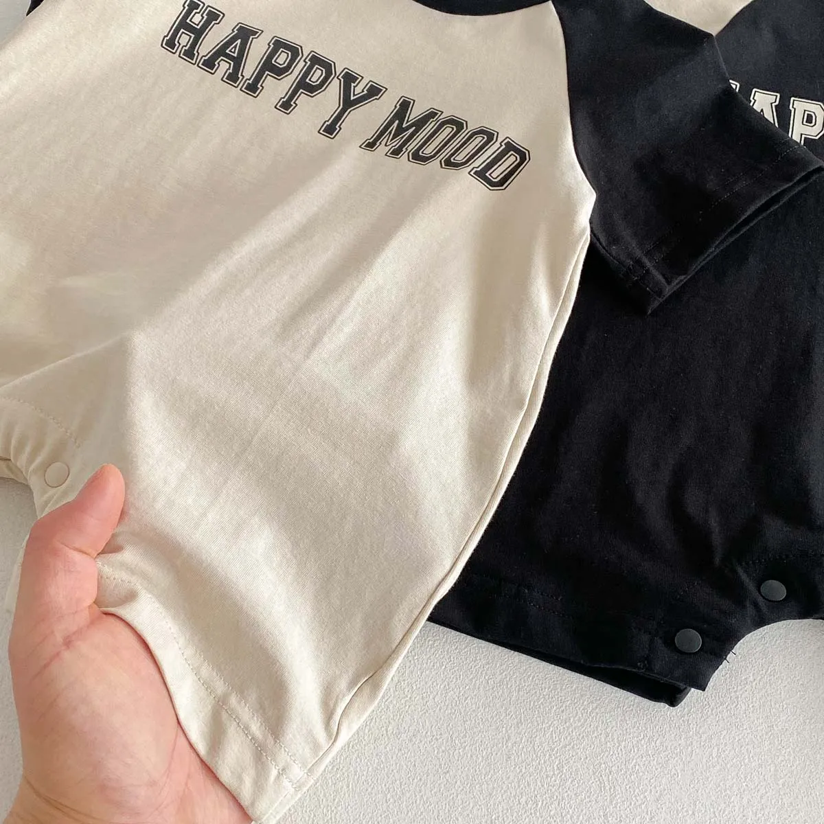 Korean version of summer baby letter printed contrast color short-sleeved jumpsuit, summer baby boy letter short-sleeved jumpsui