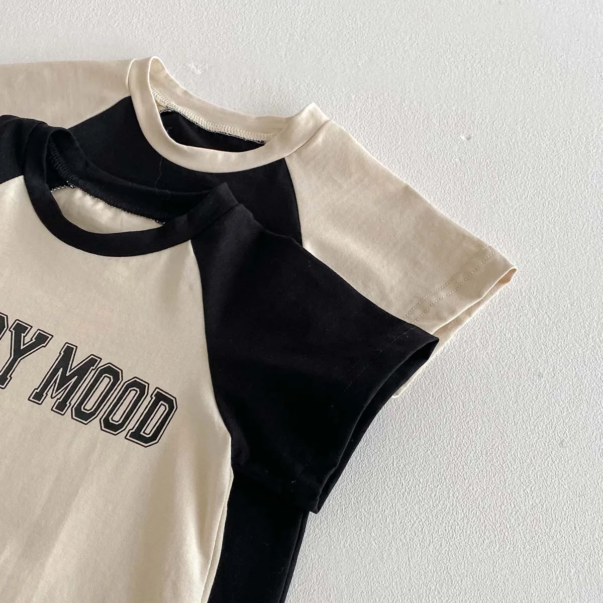 Korean version of summer baby letter printed contrast color short-sleeved jumpsuit, summer baby boy letter short-sleeved jumpsui