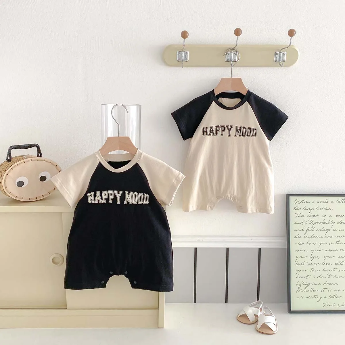Korean version of summer baby letter printed contrast color short-sleeved jumpsuit, summer baby boy letter short-sleeved jumpsui