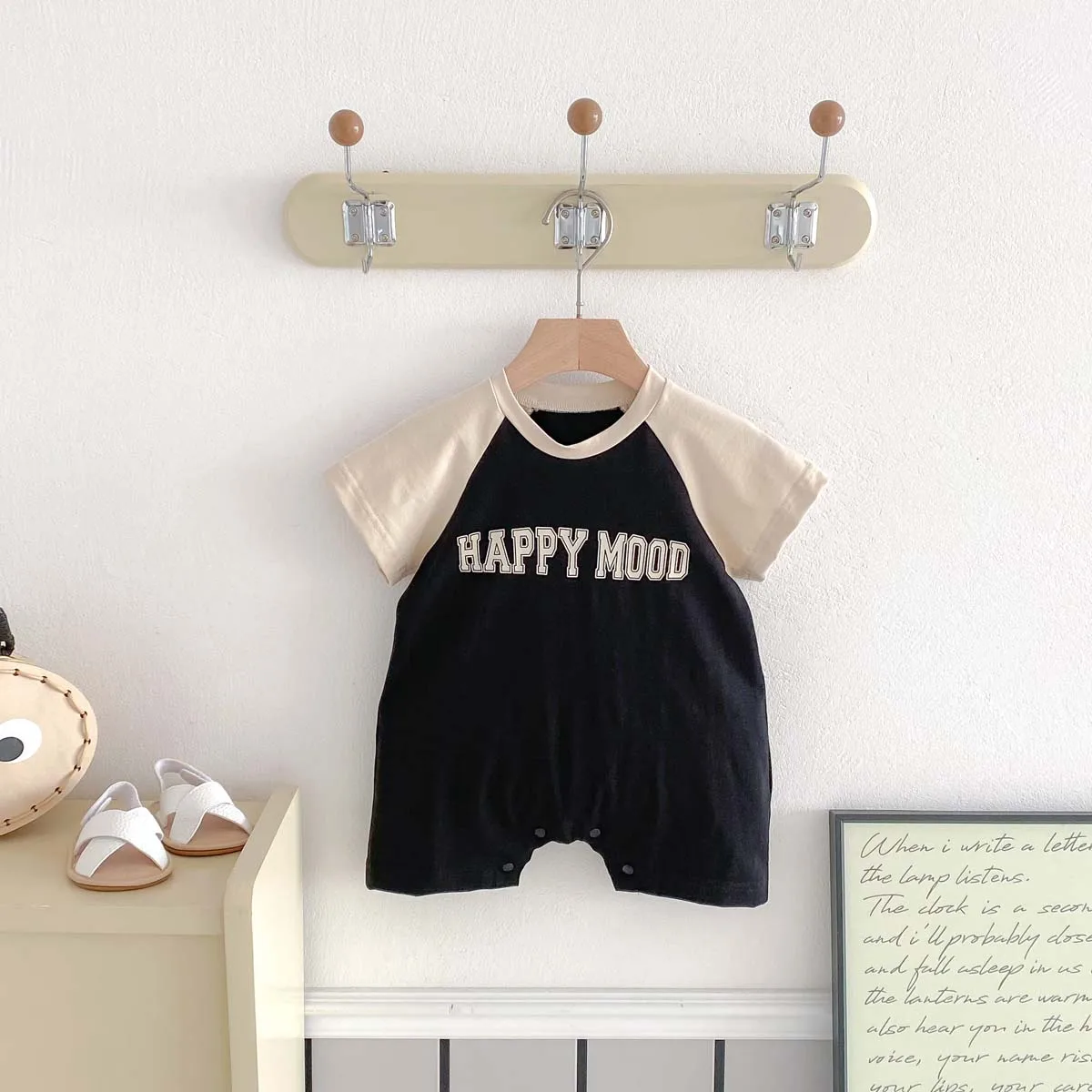 Korean version of summer baby letter printed contrast color short-sleeved jumpsuit, summer baby boy letter short-sleeved jumpsui