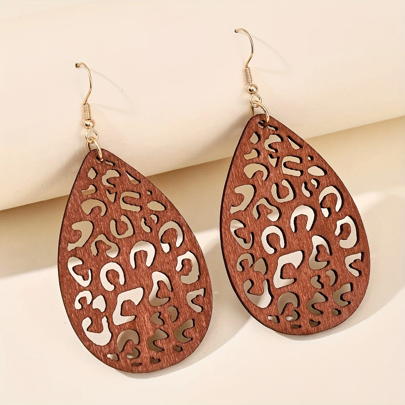 9 Pairs/Set Cut Out Carved Drop-Shaped Wooden Earrings Simple Bohemian Retro Holiday Style Exquisite Gift for Women
