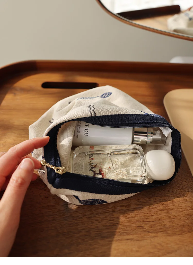 Embroidered Cosmetic Bag Literary Simple Storage Bag Travel Portable Zipper Makeup Bag Ethnic Style Liner Handmade Medium Bag