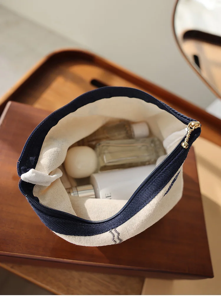 Embroidered Cosmetic Bag Literary Simple Storage Bag Travel Portable Zipper Makeup Bag Ethnic Style Liner Handmade Medium Bag