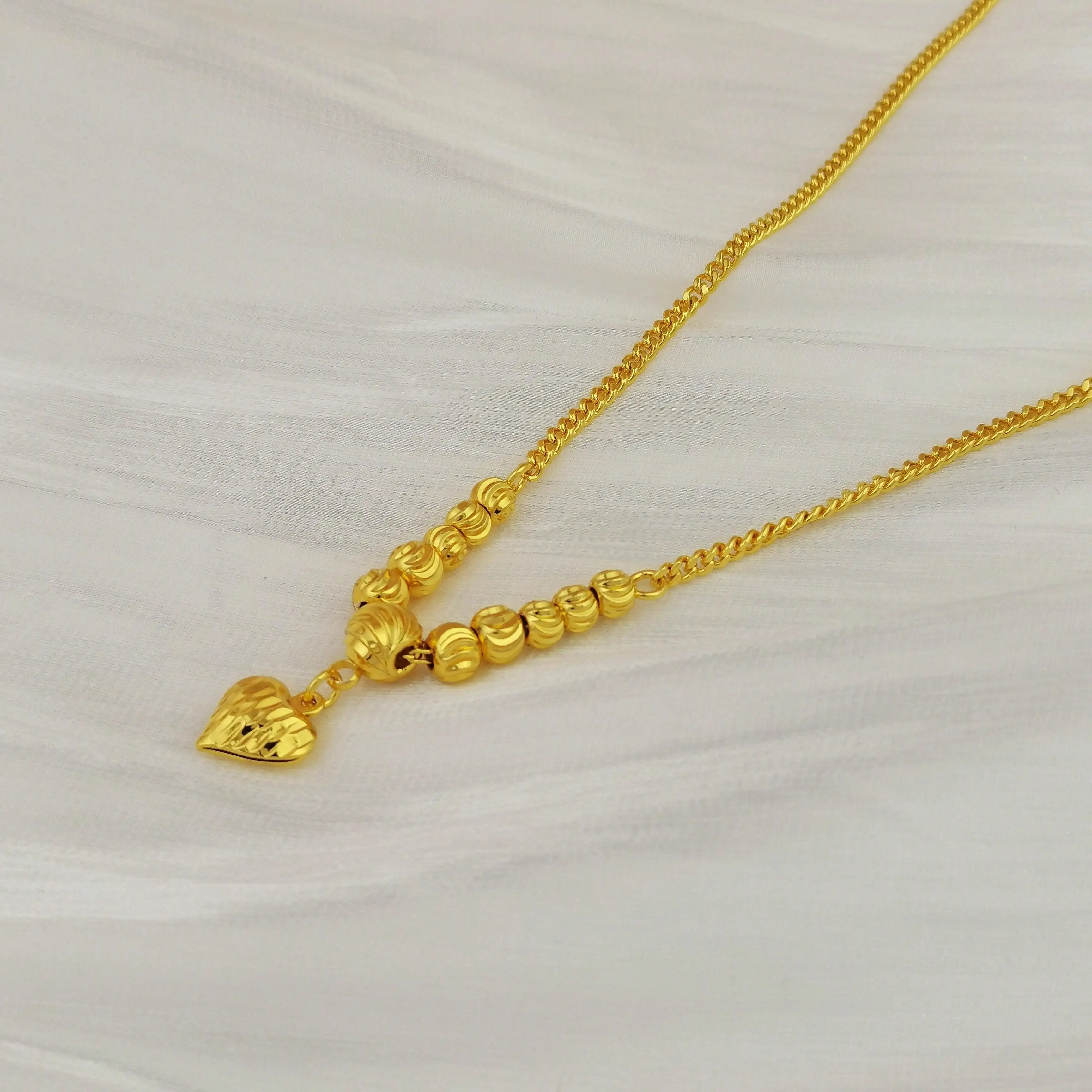 Dubai 24K Gold Plated Exquisite Women's Luxury Love Necklace Middle Eastern Elegant Heart Bracelet Copper Jewelry Two Piece Set